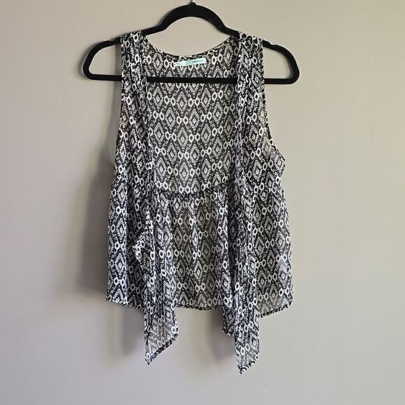 NWOT Maurice's Black & White Two Tone Flyaway Aztec Vest Sleeveless Cover Up - Picture 1 of 6